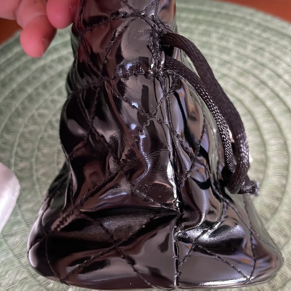 Guess Draw string pouch - Picture 5 of 12